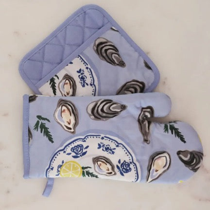 Oyster Oven Mitt Set